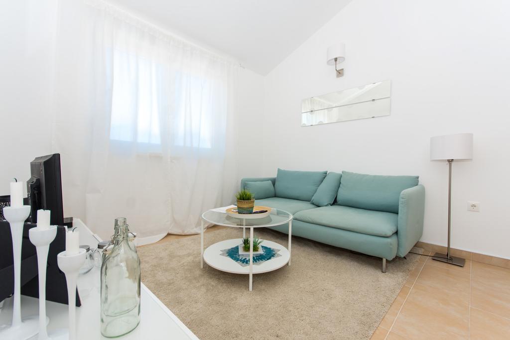 Apartment Flynn Трогір Екстер'єр фото
